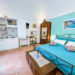 בית הארחה Andrea's House אמאלפי
