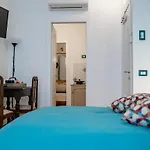 Andrea's House בית הארחה 4*
